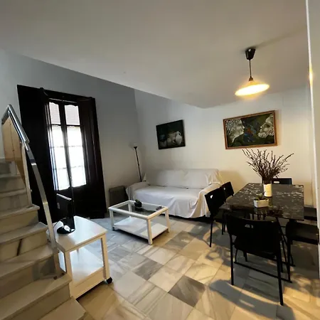 Apartament Larga 70 *