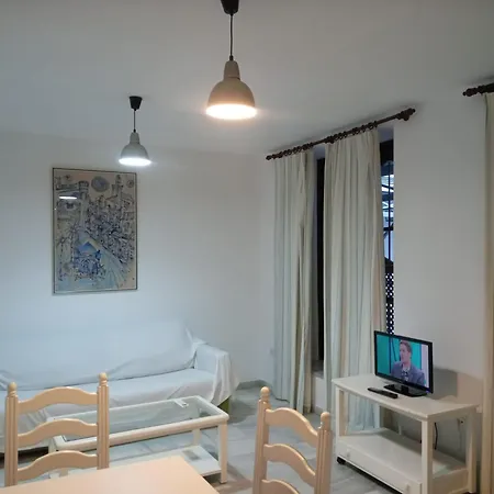 Apartament Larga 70 *